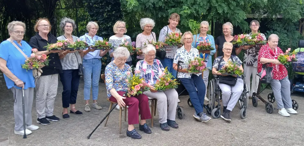 groepsfoto bloemschikken 23 juli 2026