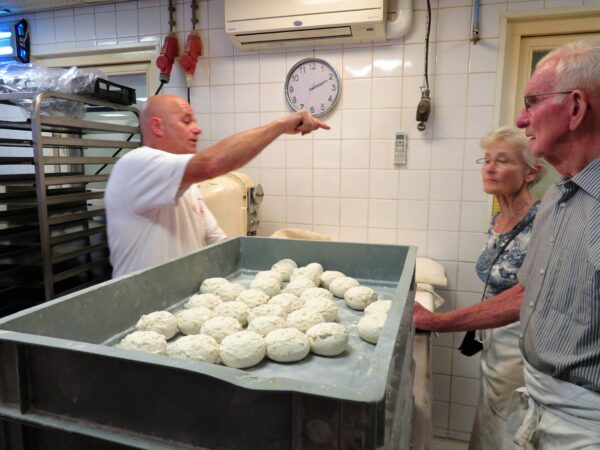 Woensdag 17 juli 2024: Worstenbroodjes bakken